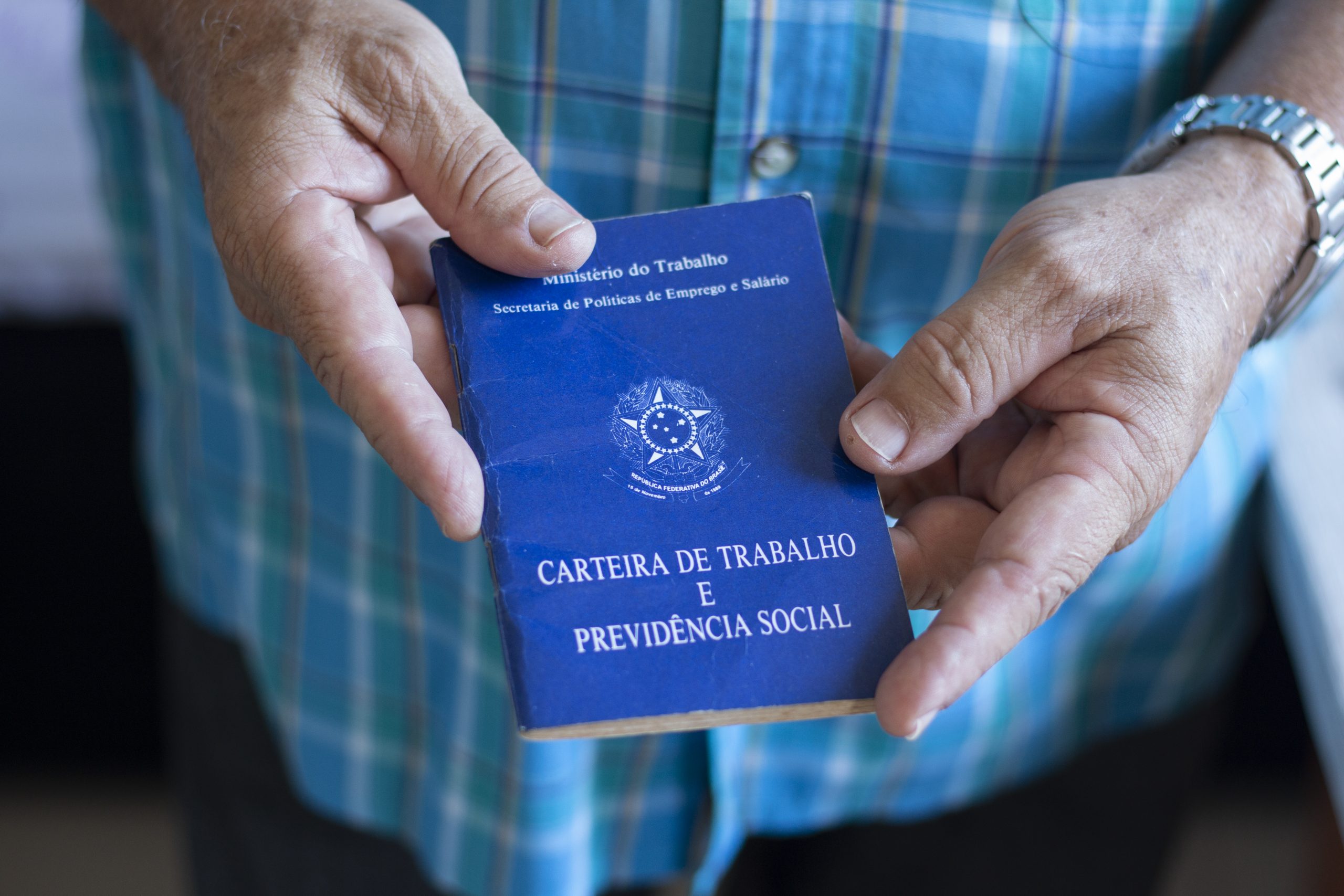 Trabalhar Sem Carteira Assinada: Direitos e Implicações